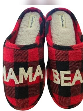 Dearfoams Women's Red & Black Buffalo Plaid Slippers - 'Mama Bear' Size 9/10